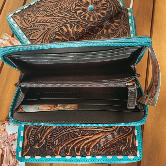 Tooled Leather Faux Turquoise Western Fashion Wallet - Picture 6 of 7